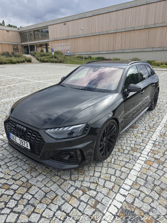 Audi RS4 2021