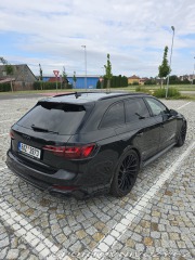 Audi RS4 2021