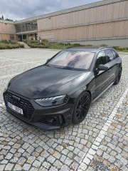 Audi RS4 2021