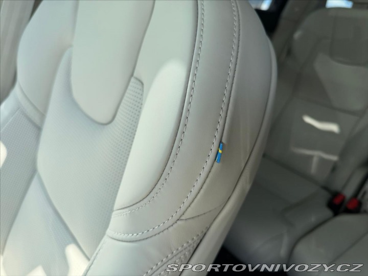 Volvo Ostatní modely XC90 2,0 XC90T8 Ultra Bright 7 2026