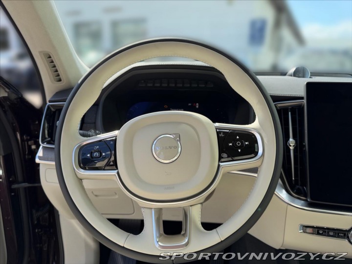 Volvo Ostatní modely XC90 2,0 XC90T8 Ultra Bright 7 2026