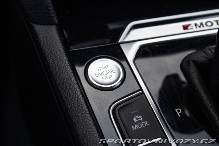 Volkswagen Ostatní modely Passat Highline 176kW / AJ NA S 2015