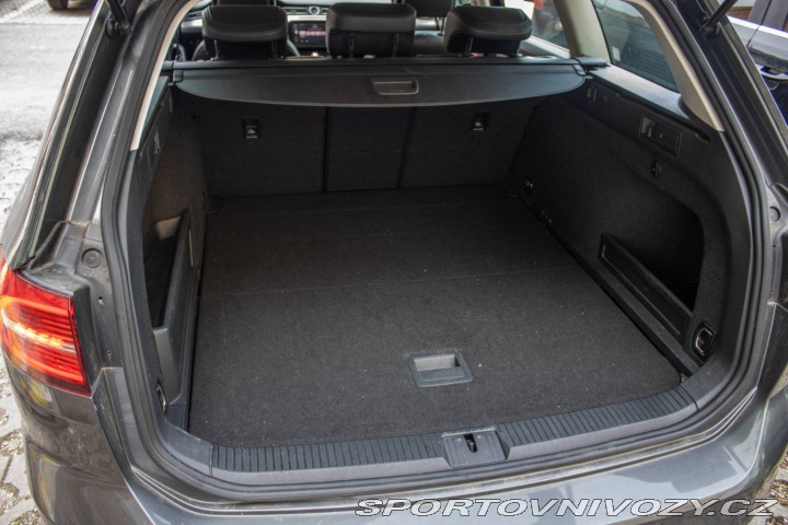 Volkswagen Ostatní modely Passat Highline 176kW / AJ NA S 2015