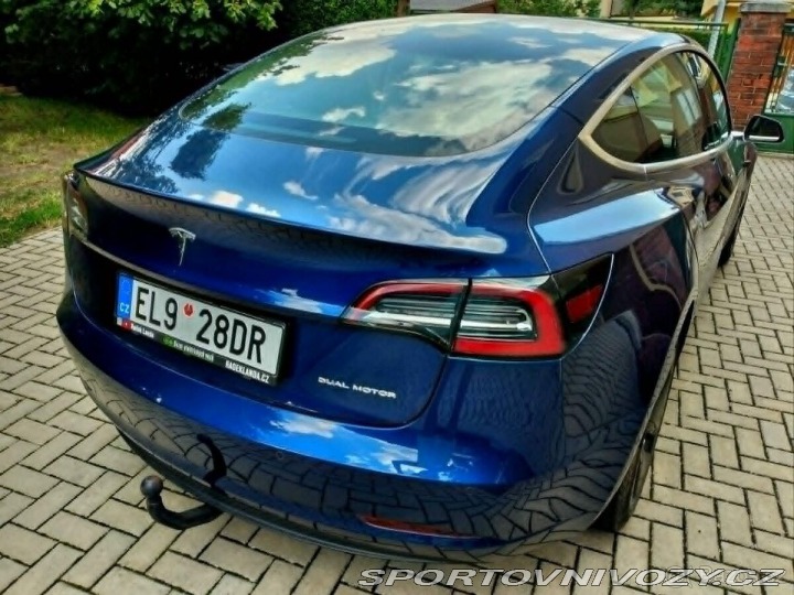 Tesla Model 3  2019