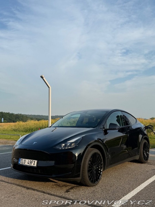 Tesla Model Y 1800