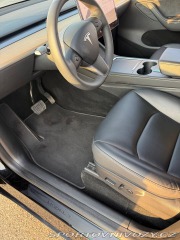 Tesla Model Y  1800