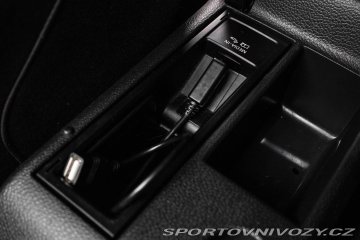 Volkswagen Golf GTI Edition 35 173kW / A 2011