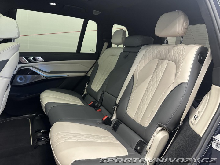 BMW X7 M60i INDIVID*CZ*DPH*TOP V 2023