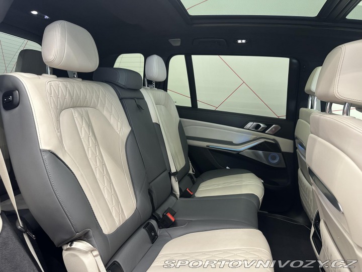 BMW X7 M60i INDIVID*CZ*DPH*TOP V 2023