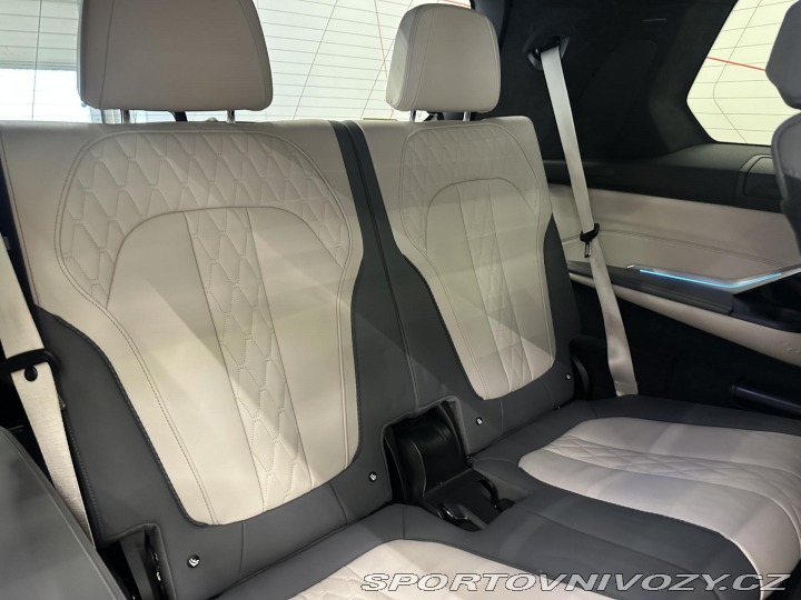 BMW X7 M60i INDIVID*CZ*DPH*TOP V 2023