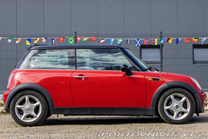 Mini Cooper 1.6 85kW MT5 / NA SPLÁTK 2002