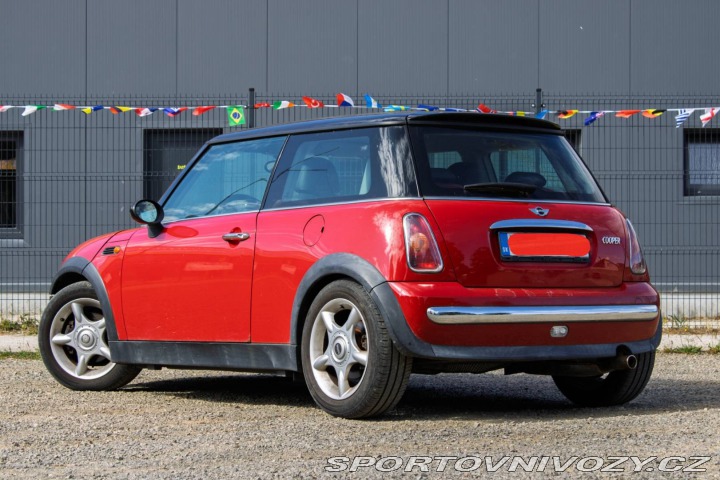 Mini Cooper 1.6 85kW MT5 / NA SPLÁTK 2002