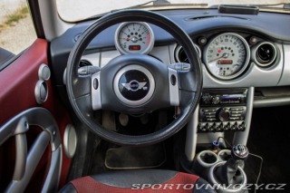 Mini Cooper 1.6 85kW MT5 / NA SPLÁTK 2002
