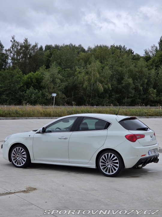 Alfa Romeo Giulietta Quadrifoglio Verde 2010