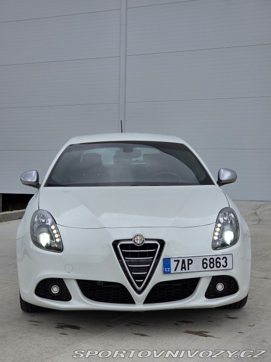 Alfa Romeo Giulietta Quadrifoglio Verde 2010
