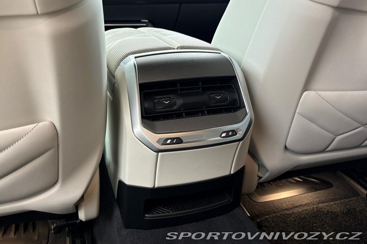 BMW i7 xDrive60 2022