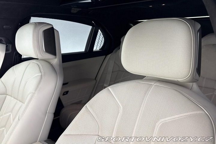 BMW i7 xDrive60 2022