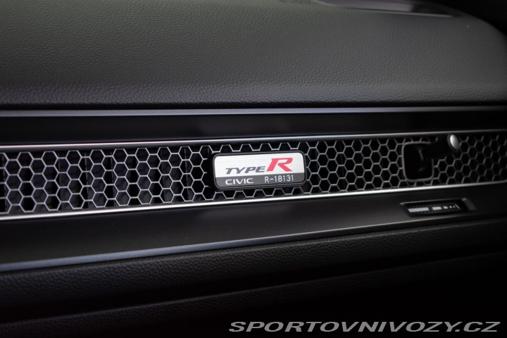 Honda Civic TYPE R 2.0 REZERVACE 2024