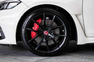 Honda Civic TYPE R 2.0 TURBO 242kW *Č 2024