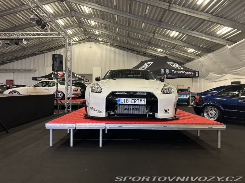 Nissan GT-R 