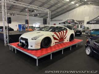 Nissan GT-R 2012