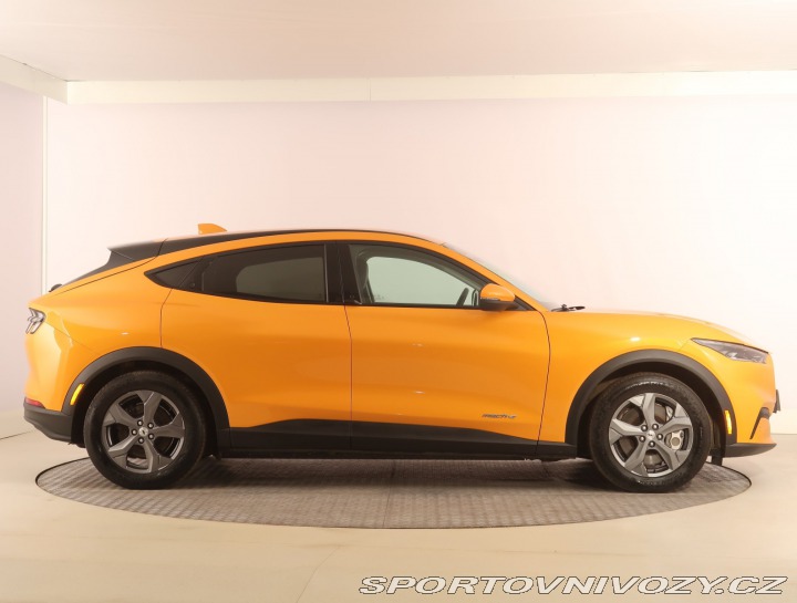 Ford Mustang Mach-E Standard Range RW 2024