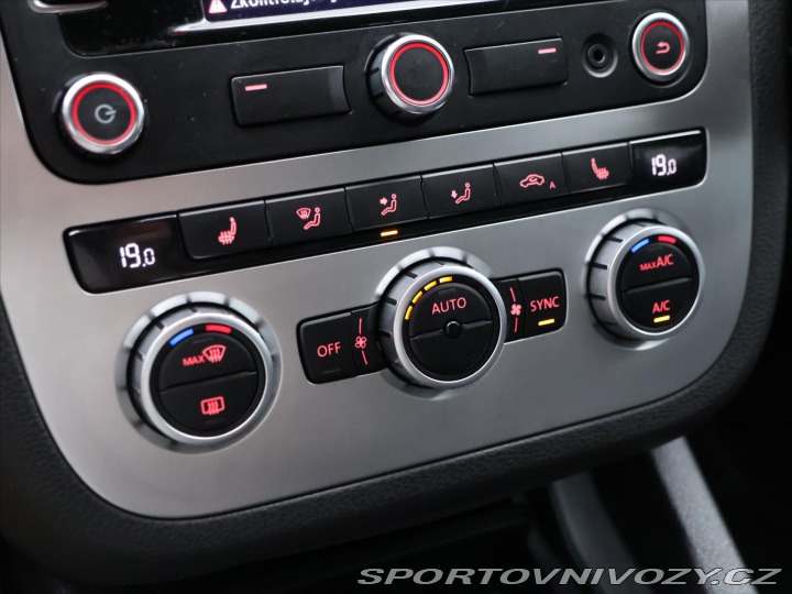 Volkswagen Scirocco 2,0 TDI 103kW Xenon Panor 2012