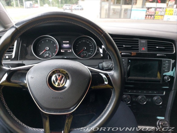 Volkswagen Golf 1,4   TSI 103 kW, 97.000 1800