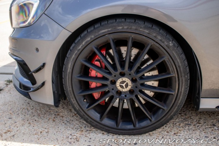 Mercedes-Benz A 4MATIC 2013 2013