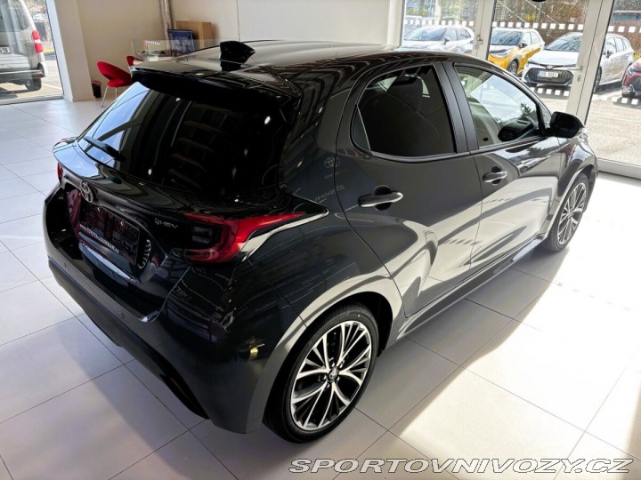 Toyota Yaris 1,5   Style HEV 116 CVT 1800