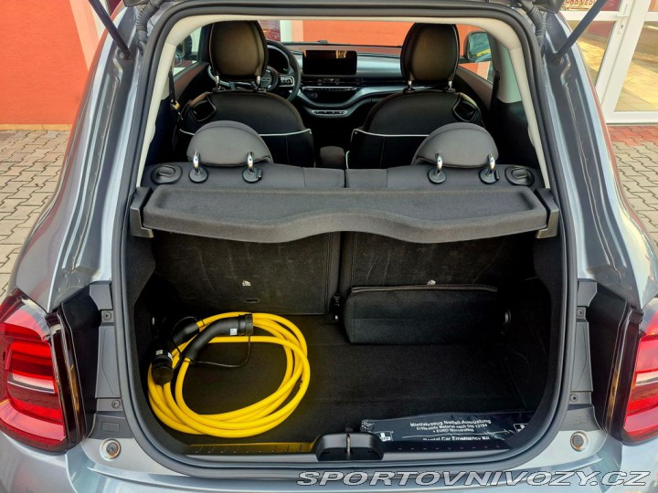 Fiat 500 500e 42 kWh, 87 kW (ODPOČ 2023