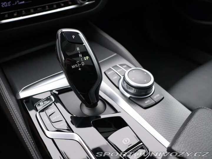 BMW 5 3,0 530d xD CZ M-Sport HU 2021