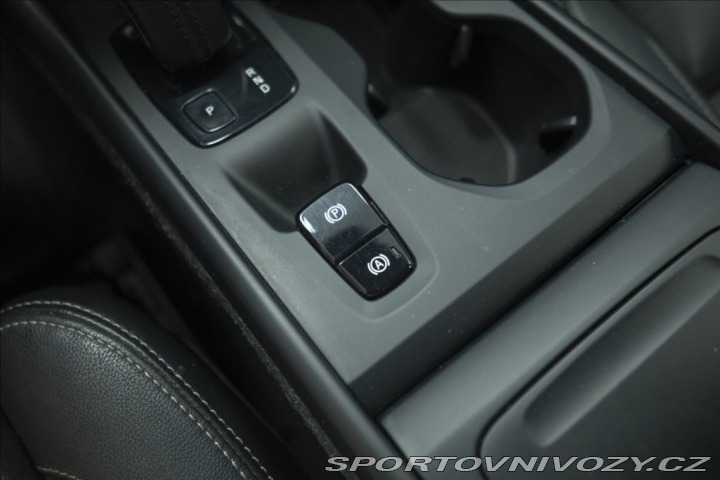 Volvo Ostatní modely XC40 2,0 T5 AWD NAVI KAMERA TA 2018