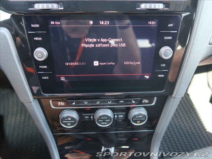 Volkswagen Golf 2,0 TSi GTi Performance Č 2019