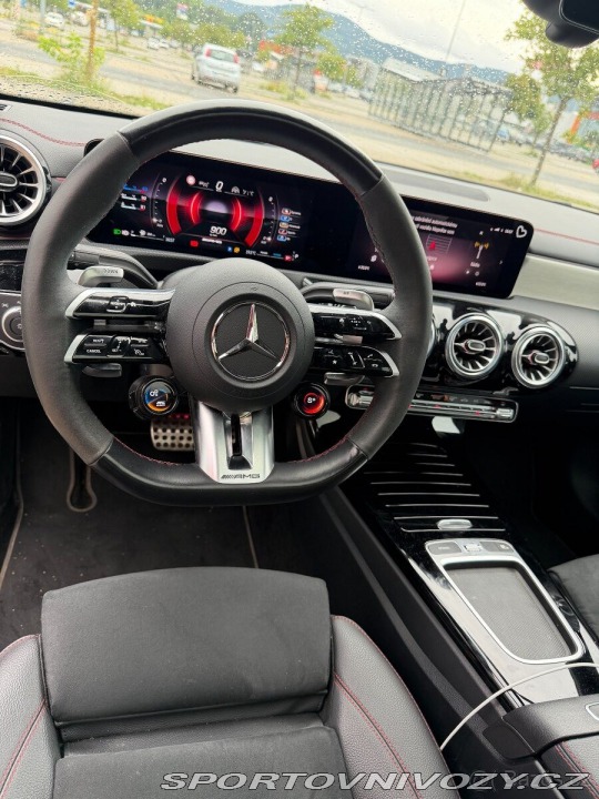 Mercedes-Benz CLA 35 AMG 2024
