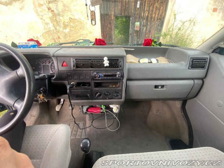 Volkswagen Ostatní modely Transporter 2,5 tdi 75kW 2000