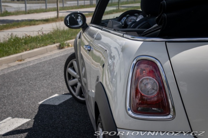 Mini Cooper Cooper 1.6i, 88kW, M6 / 2009