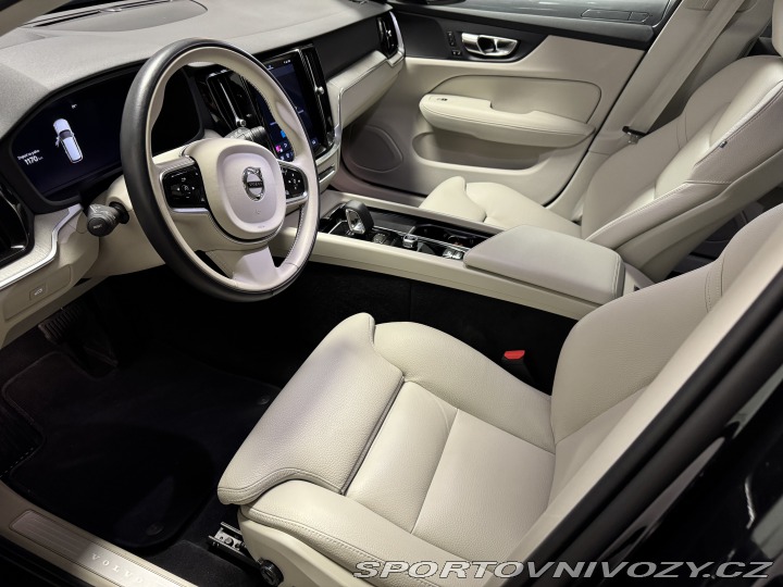 Volvo V60 2024
