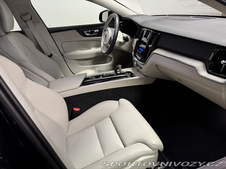 Volvo V60 2024