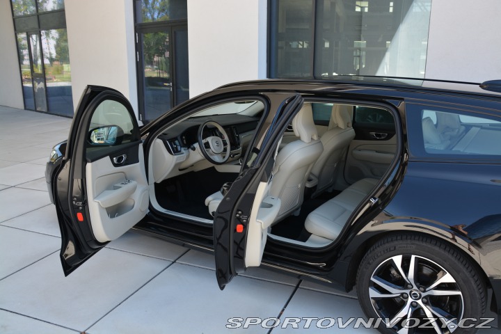 Volvo V60 2024