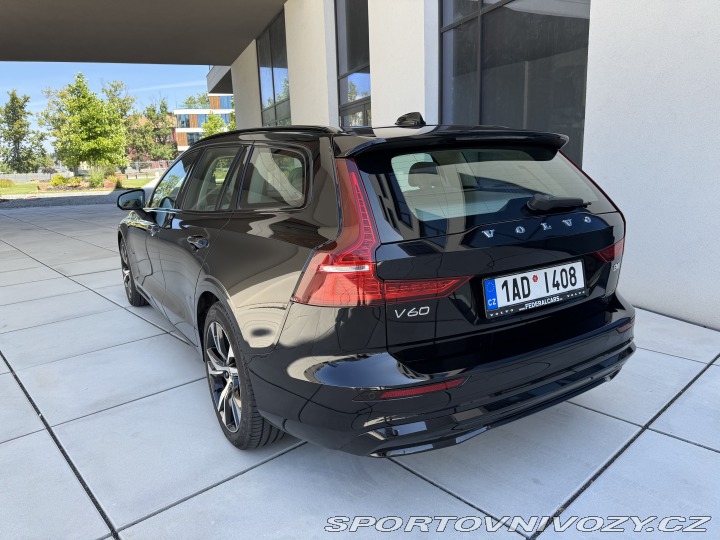Volvo V60 2024