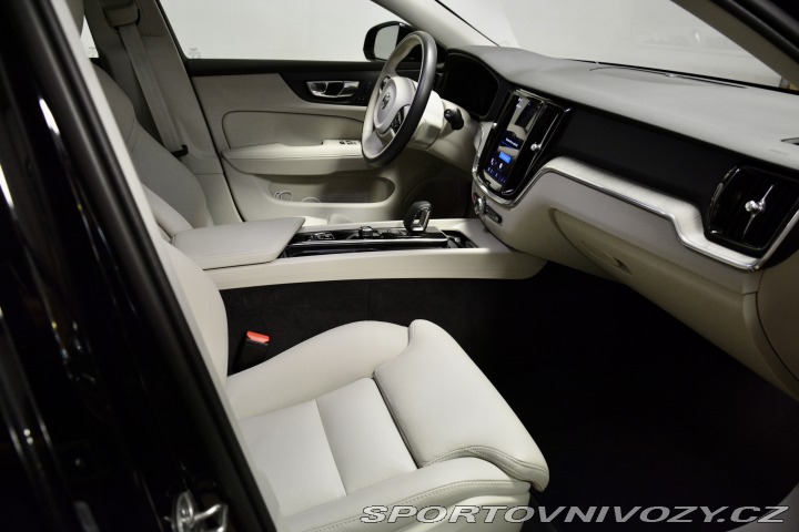 Volvo V60 2024
