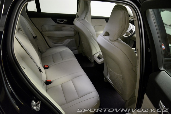 Volvo V60 2024