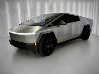 Tesla  AWD 438 KW, VZDUCH, AUTOP