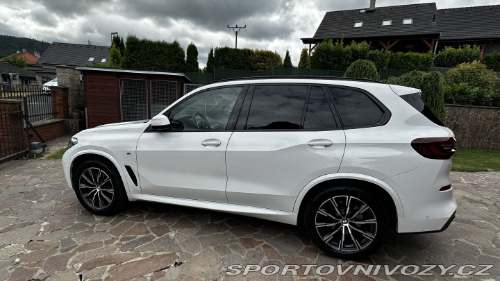 BMW X5 xDrive 40i M-Packet, ČR, 2022