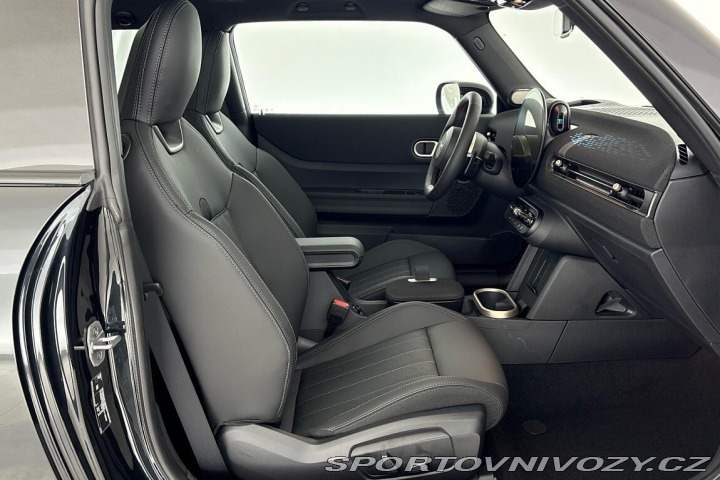 Mini Cooper 3dvéř. John Cooper Works 2025