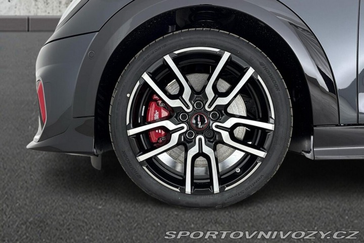 Mini Cooper 3dvéř. John Cooper Works 2025