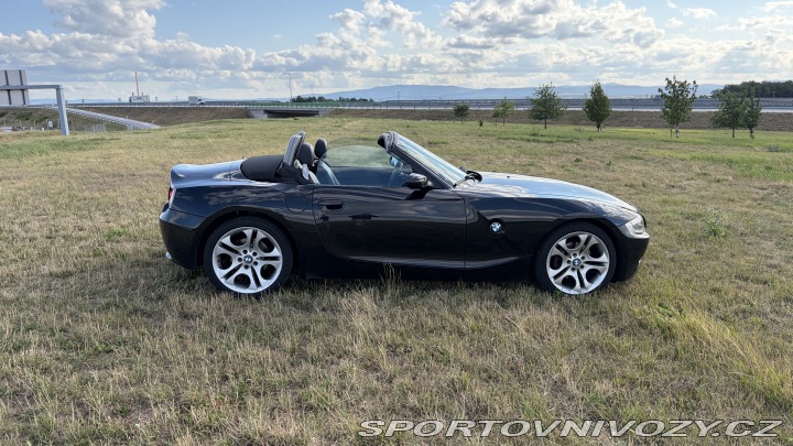 BMW Z4 3.0i manuál 2004