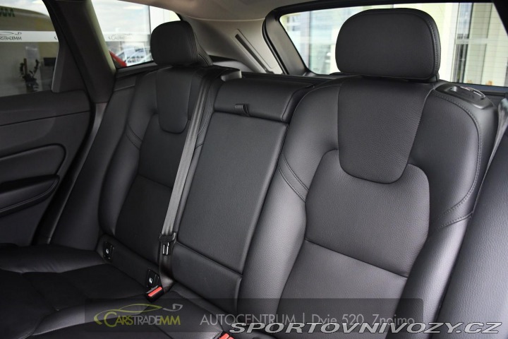 Volvo Ostatní modely XC60 2.0T8 R-Desing RECHARGE 2023