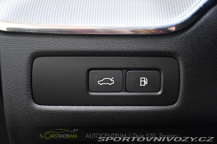 Volvo Ostatní modely XC60 2.0T8 R-Desing RECHARGE 2023